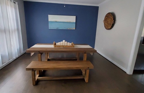 Northeast Virginia Beach Casa | Spacious 4-bedroom townhome in tranquil Virginia Beach with AC