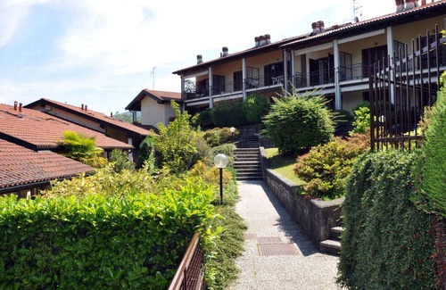 Castello Casa | Spacious 4 bedroom house with fireplace in a well maintained residence with pool