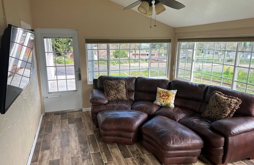 Callender Casa | Spacious 4-bedroom country home in lovely Arroyo Grande with Wi-Fi Wedding Venue