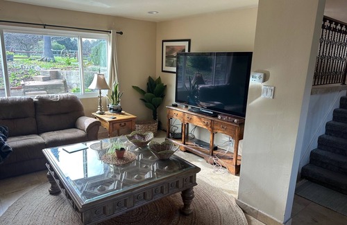 Callender Casa | Spacious 4-bedroom country home in lovely Arroyo Grande with Wi-Fi Wedding Venue