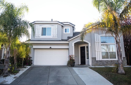 Castro Valley Casa | Spacious 4-bedroom house with AC, WiFi in welcoming Castro Valley