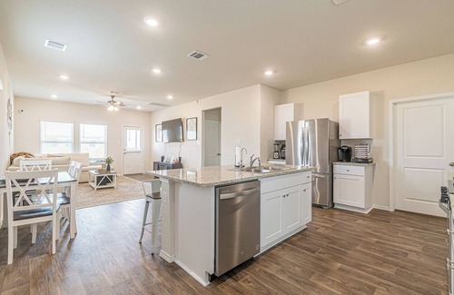 New Braunfels Casa | Spacious 4-bedroom house with WiFi Gruene New Braunfels Pets/Children Allowed