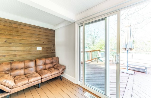 Winston - Salem Casa | Spacious 4-bedroom house with WiFi, AC in welcoming Winston-Salem, Ardmore