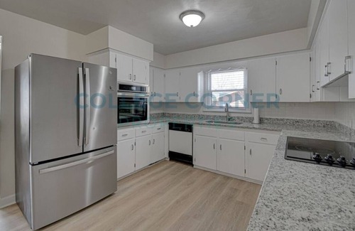 Winston - Salem Casa | Spacious 4-bedroom house in delightful Winston-Salem with AC