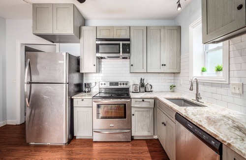 Olde Towne East Casa | Spacious 4-bedroom 3 baths in 2 story townhome in Old Towne East w/Game Room