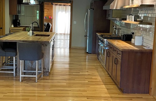 Gilford Casa | Spacious 4-bedroom 3 bathrooms house in lovely Gilford NH Boating, Skiing,Hiking