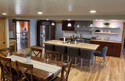Gilford Casa | Spacious 4-bedroom 3 bathrooms house in lovely Gilford NH Boating, Skiing,Hiking