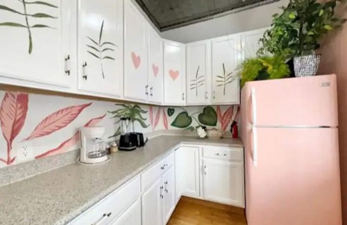 Industry Apartamento | Spacious 4-bedroom apartment in welcoming Union City-zebra