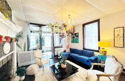 Industry Apartamento | Spacious 4-bedroom apartment in welcoming Union City-zebra