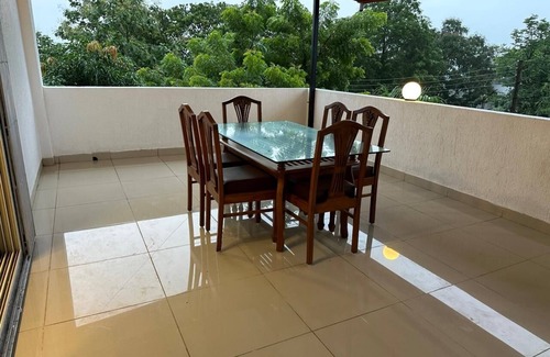 Karjat Apartamento | Spacious 4-bedroom apartment in amazing Kashele with Pvt Swimming Pool, AC, WiFi