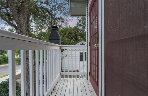 Hyde Park Apartamento | Spacious 4-bedroom apartment Close to SXSW ACL UT & Downtown Pet Friendly!