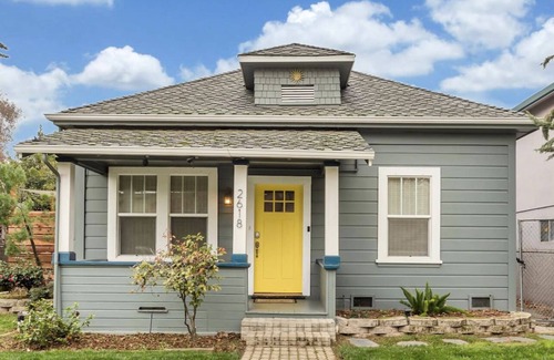 Southeastern Sacramento Casa | Spacious 4 bedroom bungalow near Downtown Sacramento