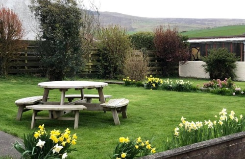 Campbeltown Casa | Spacious 4 bedroom, private garden, 10 min stroll or 2 min drive to town centre.
