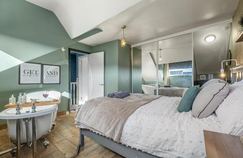 South Shields Apartamento | Spacious 4 bedroom Home, 2 Bath, Free Parking - Greatly Priced!