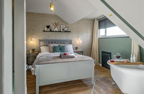 South Shields Apartamento | Spacious 4 bedroom Home, 2 Bath, Free Parking - Greatly Priced!