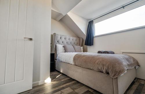 South Shields Apartamento | Spacious 4 bedroom Home, 2 Bath, Free Parking - Greatly Priced!