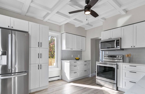 Kitchener Casa | Spacious 4-Bedroom home with ample parking