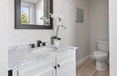 Kitchener Casa | Spacious 4-Bedroom home with ample parking