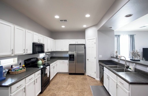 El Mirage Casa | Spacious 4-bedroom house in amazing El Mirage with AC