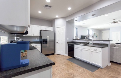 El Mirage Casa | Spacious 4-bedroom house in amazing El Mirage with AC