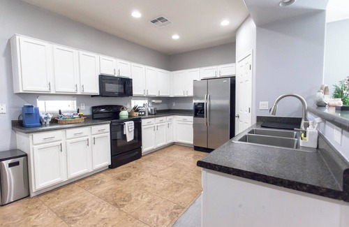 El Mirage Casa | Spacious 4-bedroom house in amazing El Mirage with AC