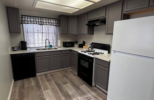 Las Vegas Casa | Spacious 4-bedroom house with WiFi and AC in amazing Las Vegas