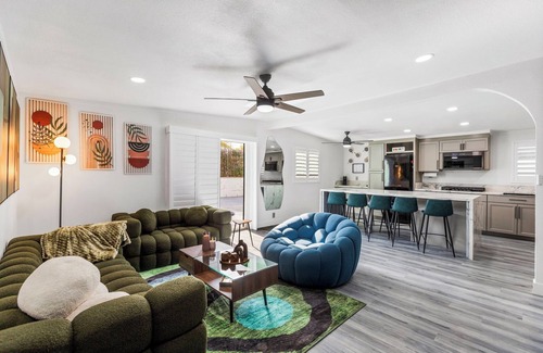 Winchester Casa | Spacious 4-bedroom house with Pool, BBQ, Near Strip/Downtown
