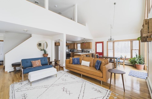 Pine Bush Casa | Spacious 4-bedroom home on 5 acre farm near Minnewaska State Park