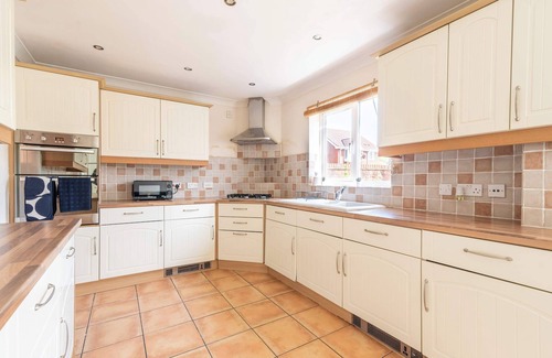Emersons Green Casa | Bright & Spacious 4 Bedroom Home near Bristol