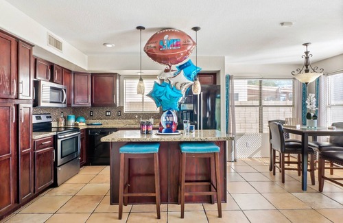 Avondale Casa | Spacious 4 bedroom home with pool