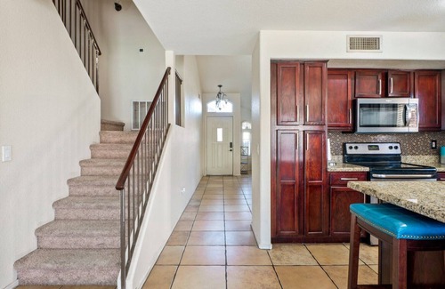 Avondale Casa | Spacious 4 bedroom home with pool