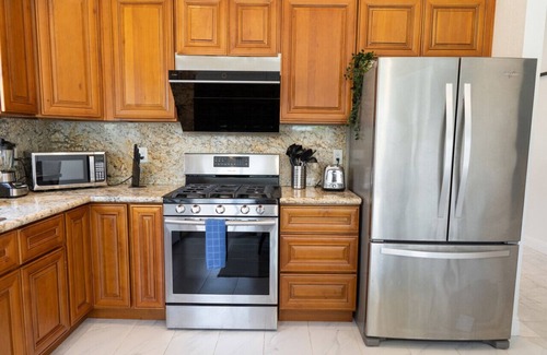 Cypress Casa | SPACIOUS 4-BEDROOM HOME WITH LARGE YARD AND GARAGE NEAR KNOTT'S BERRY FARM (p67)