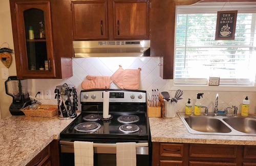 Beaumont Casa | Spacious 4-bedroom house in brilliant Beaumont with AC, WiFi