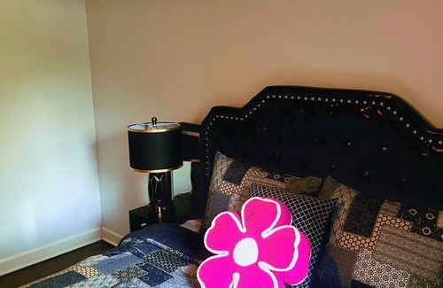 Evanston Casa | Spacious 4-bedroom house in delightful Evanston with AC