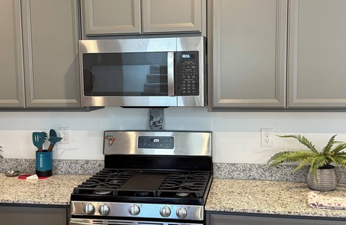 Surprise Casa | Spacious 4-bedroom house with AC, WiFi in charming Surprise