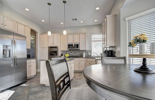 Greenfield Lakes Casa | Spacious 4-bedroom house in marvelous Gilbert!