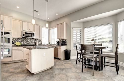 Greenfield Lakes Casa | Spacious 4-bedroom house in marvelous Gilbert!