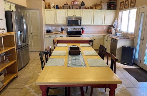 Ashley Heights Casa | Spacious 4-bedroom house in Gilbert with AC