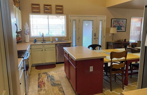 Ashley Heights Casa | Spacious 4-bedroom house in Gilbert with AC