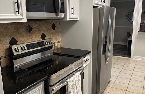 Southeast Houston Casa | Spacious 4-bedroom house in marvelous Houston with AC, WiFi