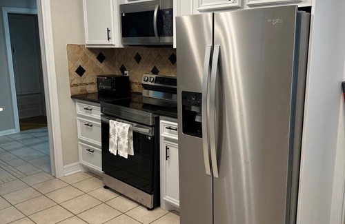 Southeast Houston Casa | Spacious 4-bedroom house in marvelous Houston with AC, WiFi
