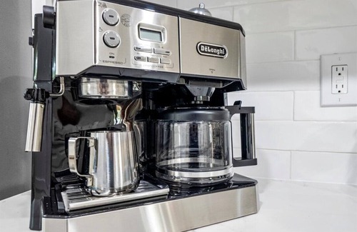 Westbury Casa | Spacious 4-bedroom house with AC, WiFi, Houston Hideaway 10 min to NRG