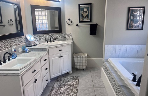 Lubbock Casa | Spacious 4-bedroom house in peaceful South Lubbock with wifi, near shopping/Tech