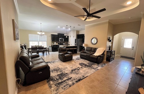 McAllen Casa | Spacious 4-bedroom house in charming McAllen with Pool