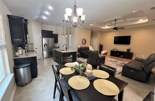 McAllen Casa | Spacious 4-bedroom house in charming McAllen with Pool