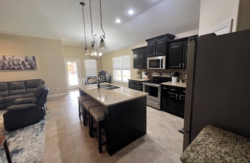 McAllen Casa | Spacious 4-bedroom house in charming McAllen with Pool