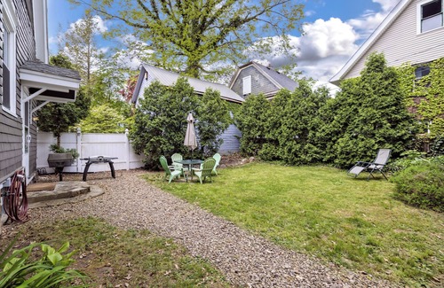 Erie Casa | Spacious 4-bedroom house in Downtown Erie