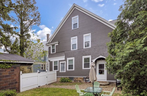 Erie Casa | Spacious 4-bedroom house in Downtown Erie