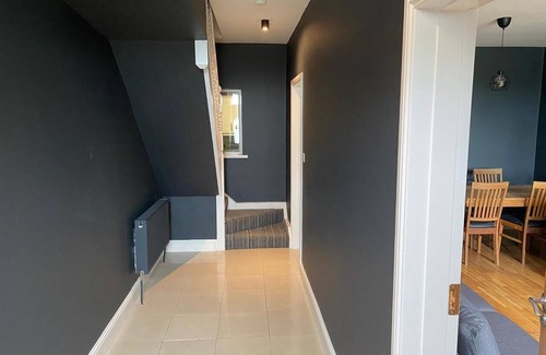Galway City Centre Casa | No 16 Bayside , Spacious 4-bedroom house in fabulous Galway with WiFi