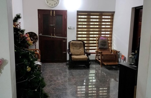 Kannur Casa | Spacious 4-bedroom house with WiFi, AC in serene Kannur